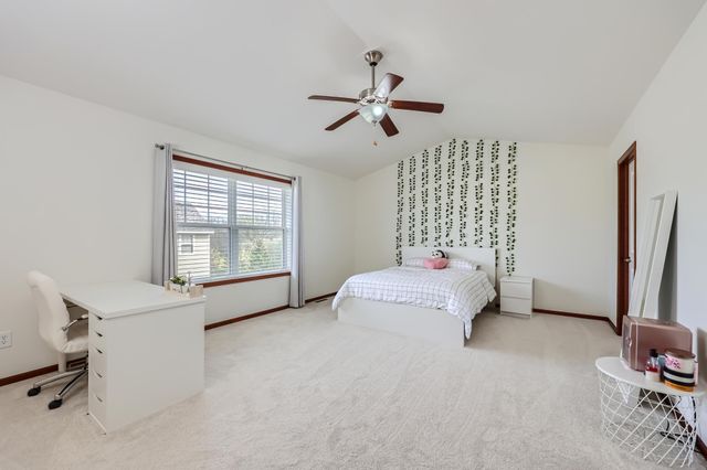 1595 Fox Hunt Way, Victoria, MN 55386