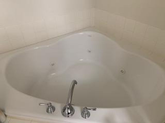 1595 Fox Hunt Way, Victoria, MN 55386