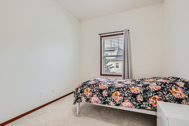 1595 Fox Hunt Way, Victoria, MN 55386