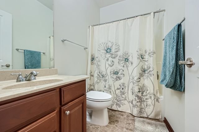 1595 Fox Hunt Way, Victoria, MN 55386