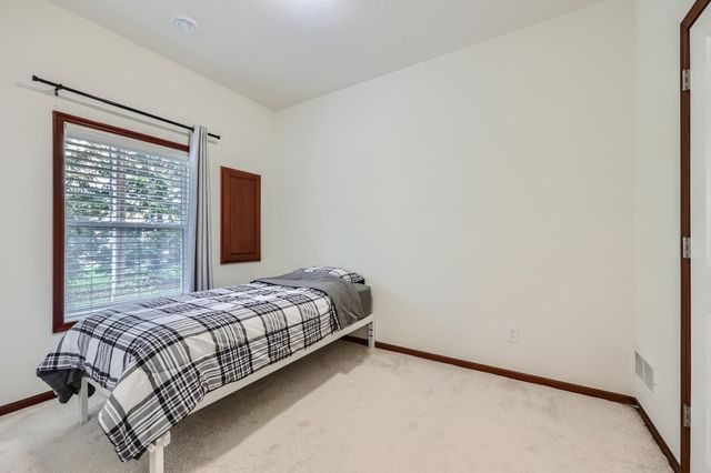 1595 Fox Hunt Way, Victoria, MN 55386