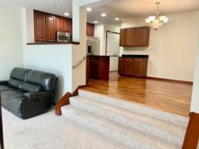 1595 Fox Hunt Way, Victoria, MN 55386