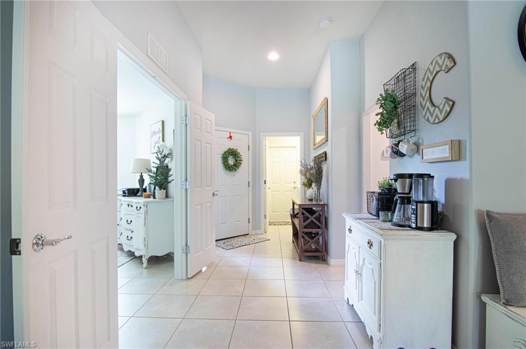 Image 10 of property listing at 2493 Anguilla DR, Cape Coral, FL 33991