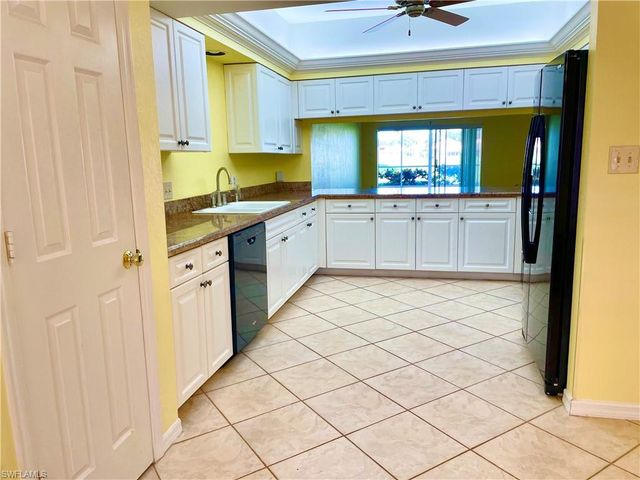 6015 Chardonnay LN 102, Naples, FL 34119