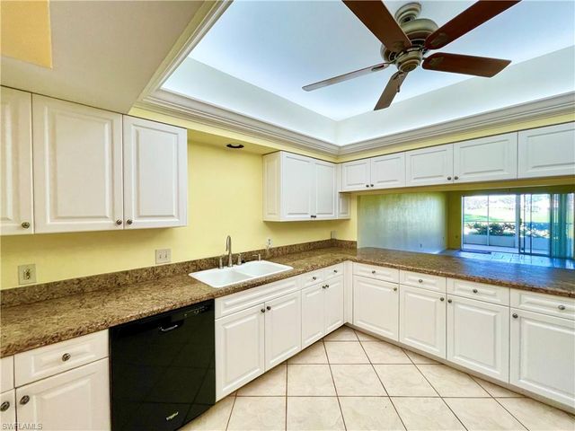 6015 Chardonnay LN 102, Naples, FL 34119
