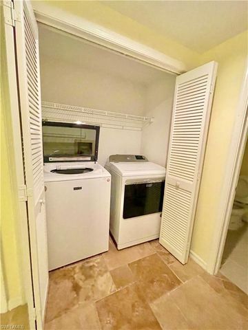 6015 Chardonnay LN 102, Naples, FL 34119