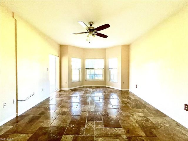 6015 Chardonnay LN 102, Naples, FL 34119