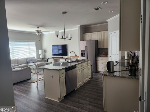 302 Cashes Drive, Lilburn, GA 30047