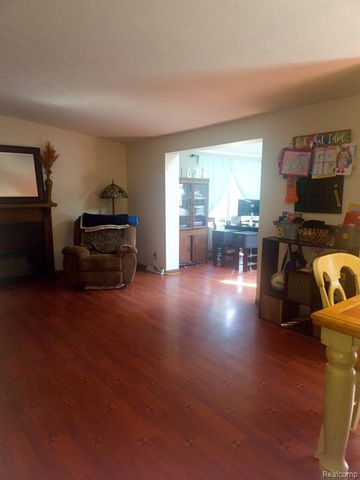 8283 Sunset Drive, Lyons, MI 48851