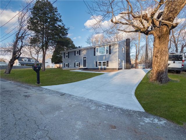 2 Sandalwood Court, Coventry, RI 02816