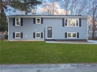 2 Sandalwood Court, Coventry, RI 02816