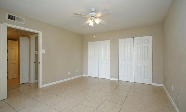 2822 S Bartell Drive 6, Houston, TX 77054