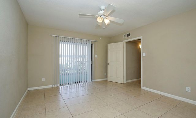 2822 S Bartell Drive 6, Houston, TX 77054