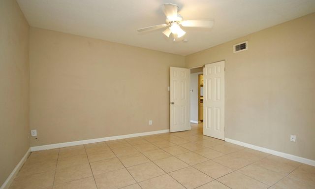 2822 S Bartell Drive 6, Houston, TX 77054