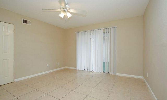 2822 S Bartell Drive 6, Houston, TX 77054