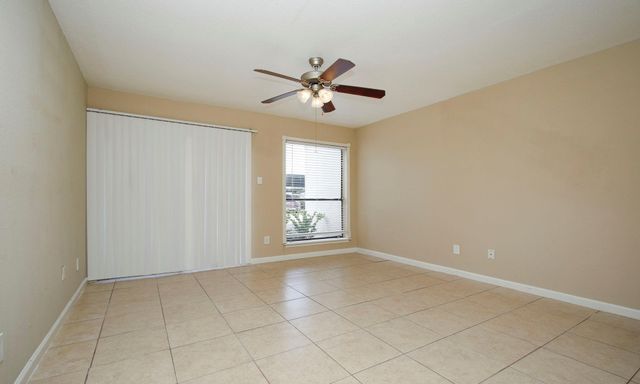 2822 S Bartell Drive 6, Houston, TX 77054