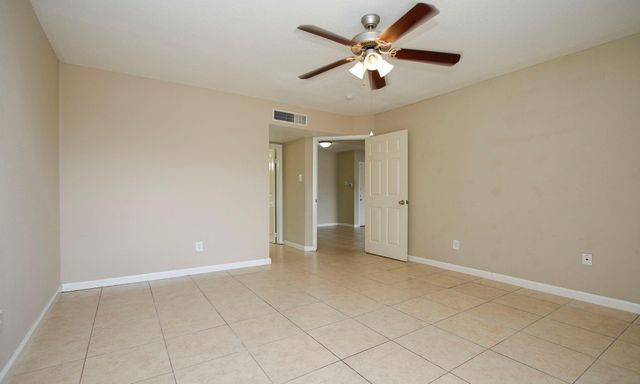 2822 S Bartell Drive 6, Houston, TX 77054
