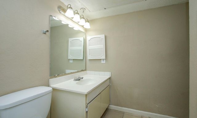 2822 S Bartell Drive 6, Houston, TX 77054
