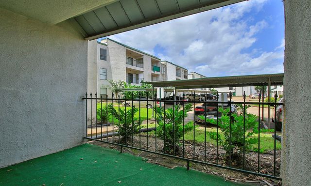2822 S Bartell Drive 6, Houston, TX 77054
