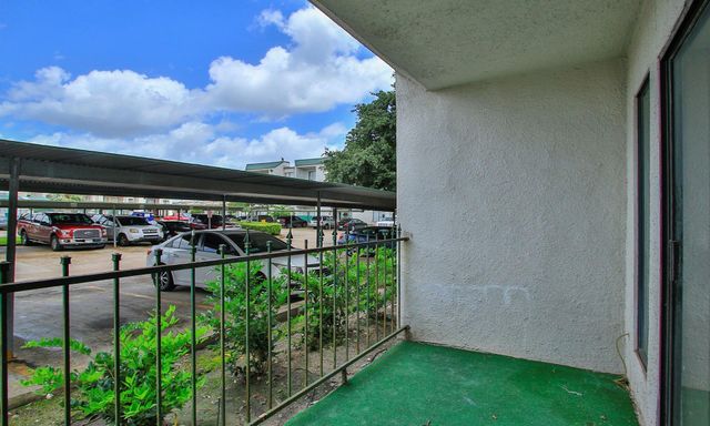 2822 S Bartell Drive 6, Houston, TX 77054