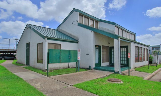 2822 S Bartell Drive 6, Houston, TX 77054