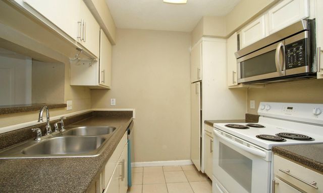 2822 S Bartell Drive 6, Houston, TX 77054