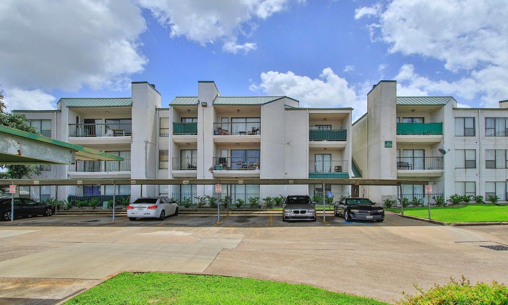 2822 S Bartell Drive 6, Houston, TX 77054