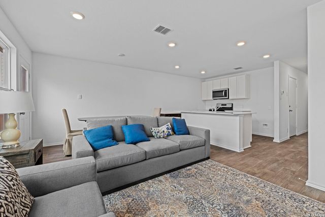 5959 Celestite Bend, San Antonio, TX 78222