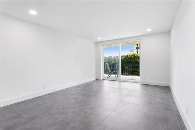 2778 S Ocean Boulevard 203s, Palm Beach, FL 33480