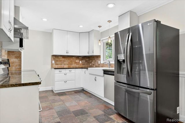 1701 Grange Road, Trenton, MI 48183