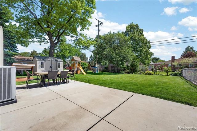 1701 Grange Road, Trenton, MI 48183