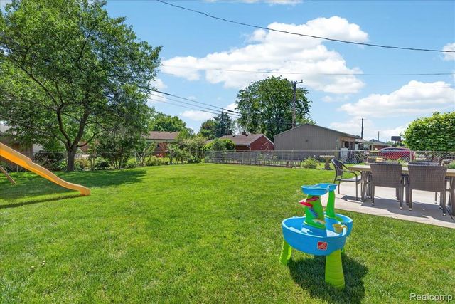 1701 Grange Road, Trenton, MI 48183