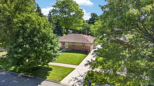 1701 Grange Road, Trenton, MI 48183