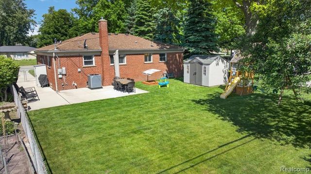 1701 Grange Road, Trenton, MI 48183