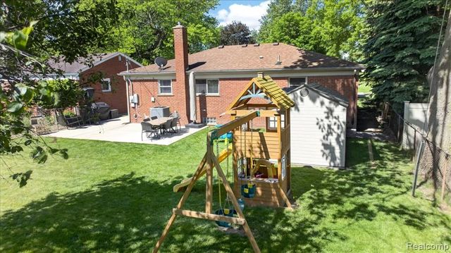 1701 Grange Road, Trenton, MI 48183
