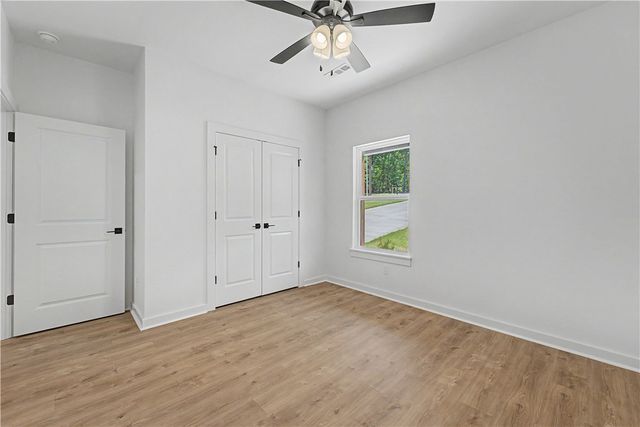19 Dumfries Lane, Bella Vista, AR 72715
