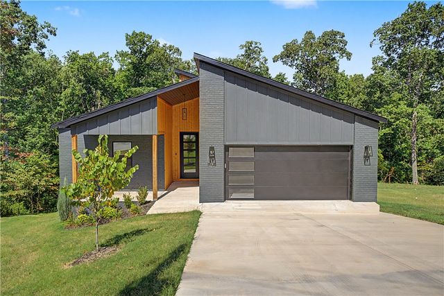 19 Dumfries Lane, Bella Vista, AR 72715