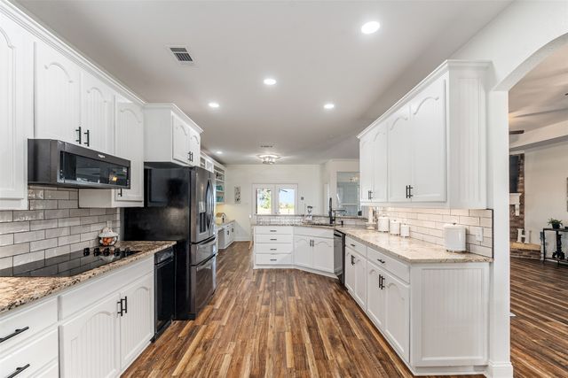 15401 County Road 4052, Kemp, TX 75143