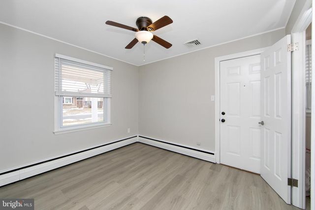 104 EVERGREEN RD, Stratford, NJ 08084