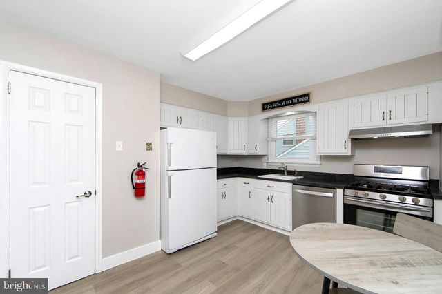 104 EVERGREEN RD, Stratford, NJ 08084