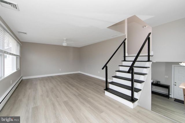 104 EVERGREEN RD, Stratford, NJ 08084