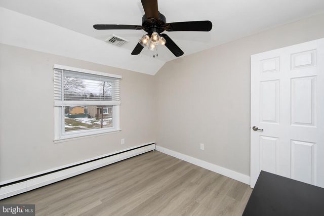 104 EVERGREEN RD, Stratford, NJ 08084