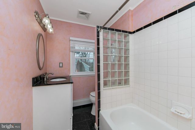 104 EVERGREEN RD, Stratford, NJ 08084