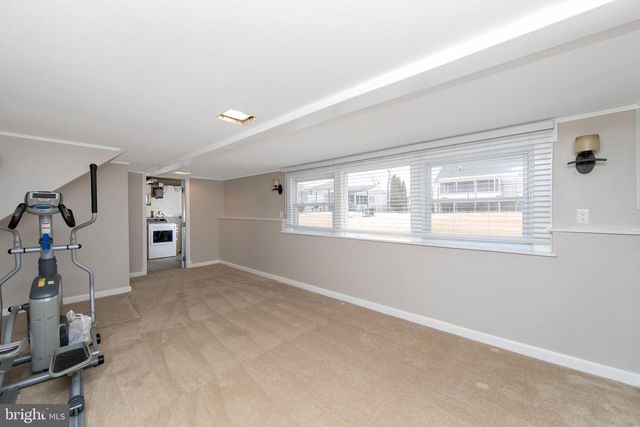 104 EVERGREEN RD, Stratford, NJ 08084