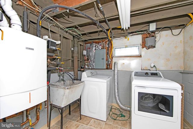 104 EVERGREEN RD, Stratford, NJ 08084