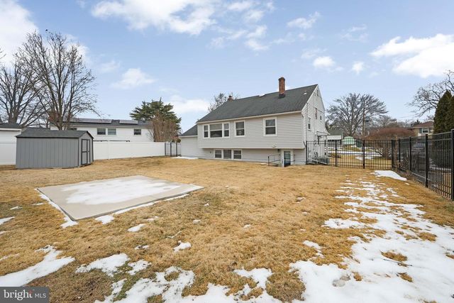 104 EVERGREEN RD, Stratford, NJ 08084