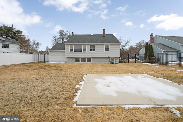 104 EVERGREEN RD, Stratford, NJ 08084