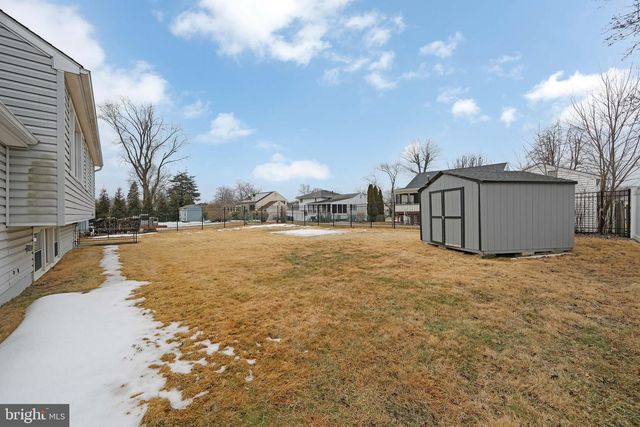 104 EVERGREEN RD, Stratford, NJ 08084