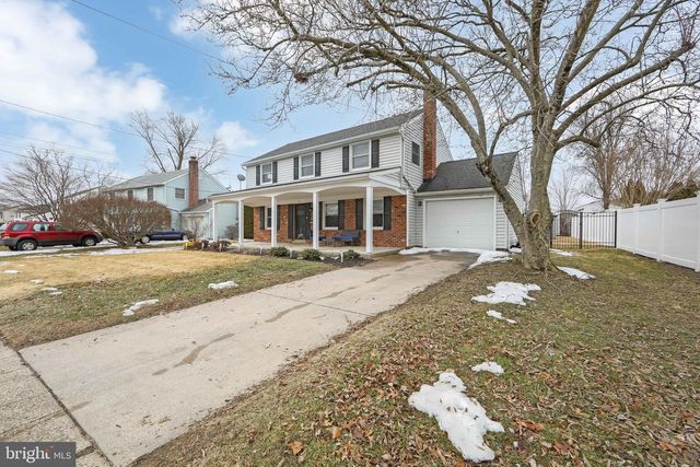 104 EVERGREEN RD, Stratford, NJ 08084