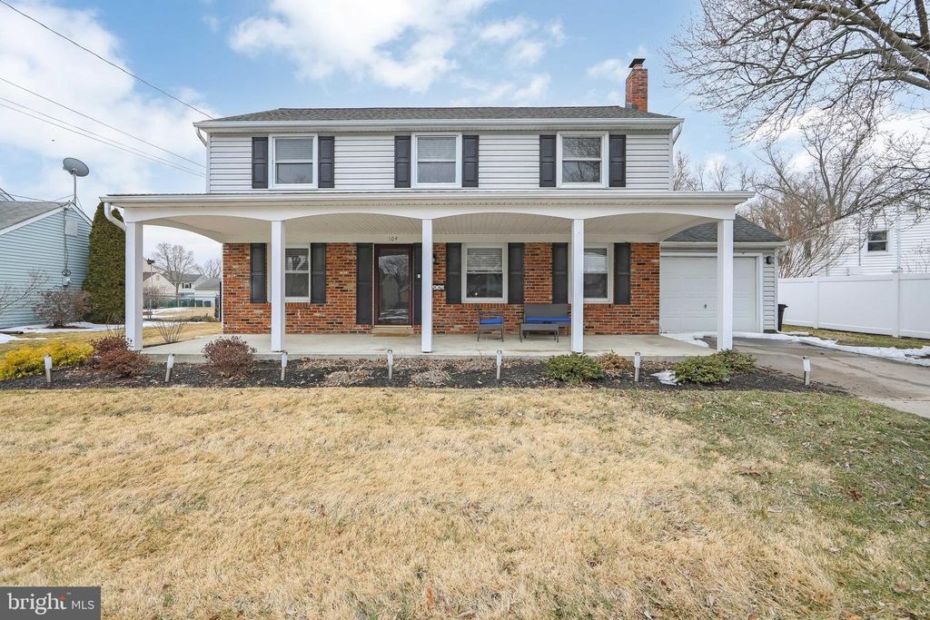 104 EVERGREEN RD, Stratford, NJ 08084